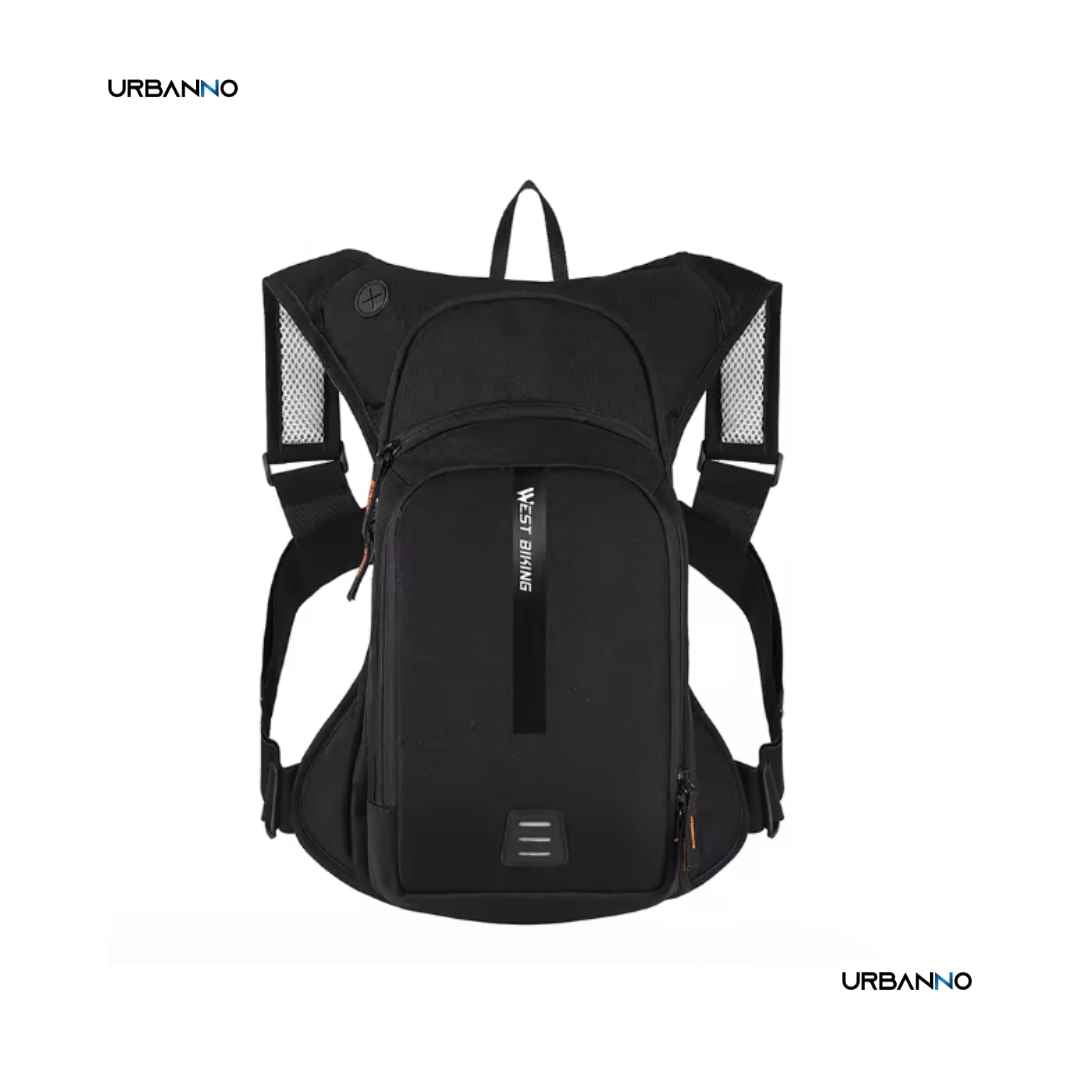 Mochila de hidratação preta com alças de tela, fundo branco. Urbanno.