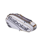 Raqueteira de Tênis Babolat RH6 Pure Wimbledon branca e marrom com detalhes em cinza, vista lateral, compartimentos fechados, logotipo Babolat visível.
