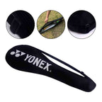 Imagem da raqueteira Yonex preta com detalhes em destaque: a alça ajustável, o interior da capa com raquetes e o acabamento inferior.