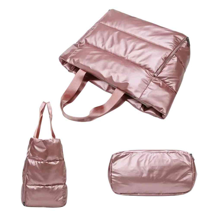 Bolsa de Academia Feminina Grande para Yoga com Compartimento para Mat Rosa Urbanno, estilo tote acolchoada, exibida em três ângulos: vista superior, vista frontal e vista inferior, destacando seu design e material brilhante.