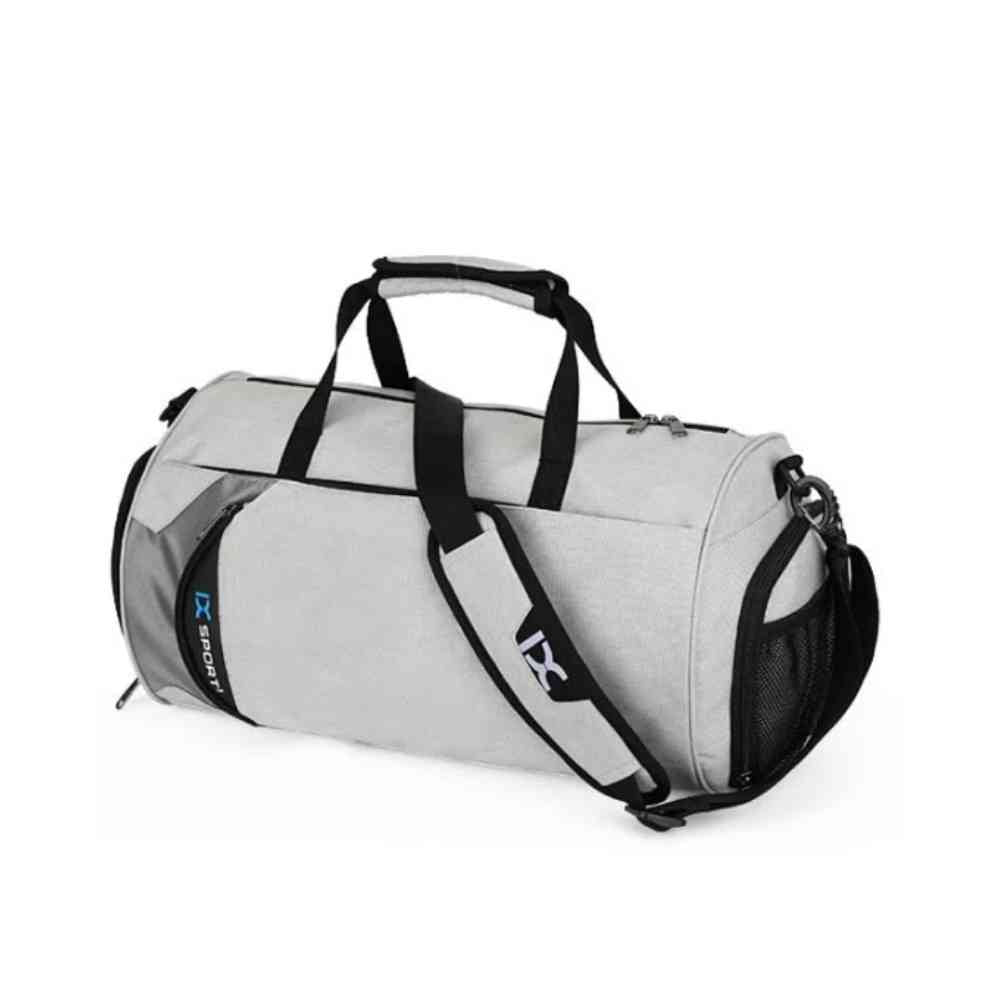 Bolsa de Academia IX Sport Pequena e Discreta cinza, vista frontal em ângulo, com alças de mão e alça de ombro, ideal para o essencial do treino e dia a dia da loja urbanno