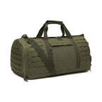 Bolsa de Academia Tática 40L Impermeável com Compartimento de Sapatos Verde Militar Urbanno, vista frontal, com alças de mão e alça de ombro, e sistema de fitas para acessórios, ideal para treinos e atividades ao ar livre.