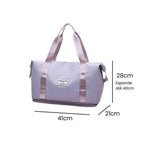 Bolsa de Academia e Viagem Feminina Leve Expansível Lilás Urbanno, com linhas indicando suas dimensões de 41cm de comprimento, 21cm de largura e 28cm de altura (expansível até 40cm).