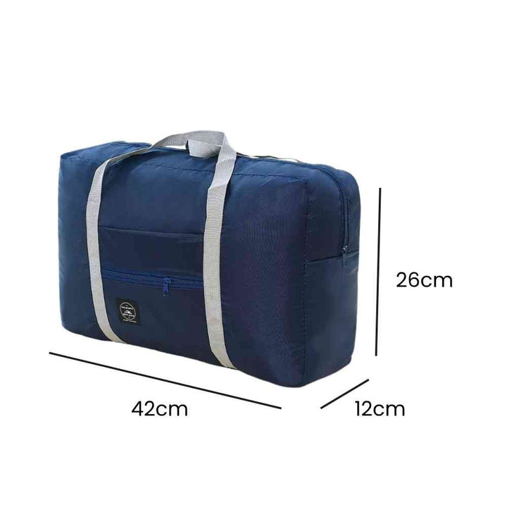 Bolsa de Academia e Viagens Dobrável Azul Escuro Urbanno, com linhas indicando suas dimensões de 42cm de comprimento, 26cm de altura e 12cm de profundidade.