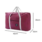 Bolsa de Academia e Viagens Dobrável Vinho Urbanno, com linhas indicando suas dimensões de 42cm de comprimento, 26cm de altura e 12cm de profundidade.