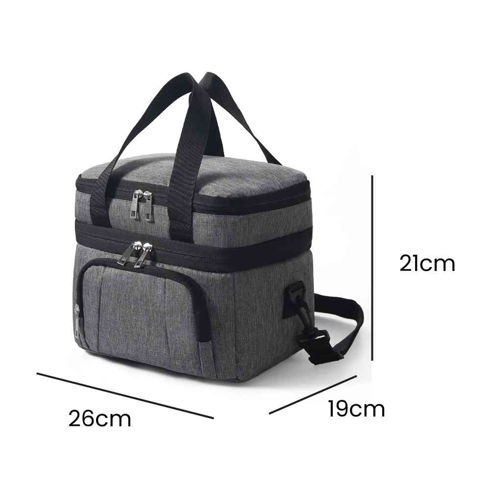 Bolsa Térmica Grande para Marmita com Duplo Compartimento 10L Urbanno cinza, exibindo suas dimensões de 26cm de comprimento, 19cm de largura e 21cm de altura, ideal para organizar refeições urbanno