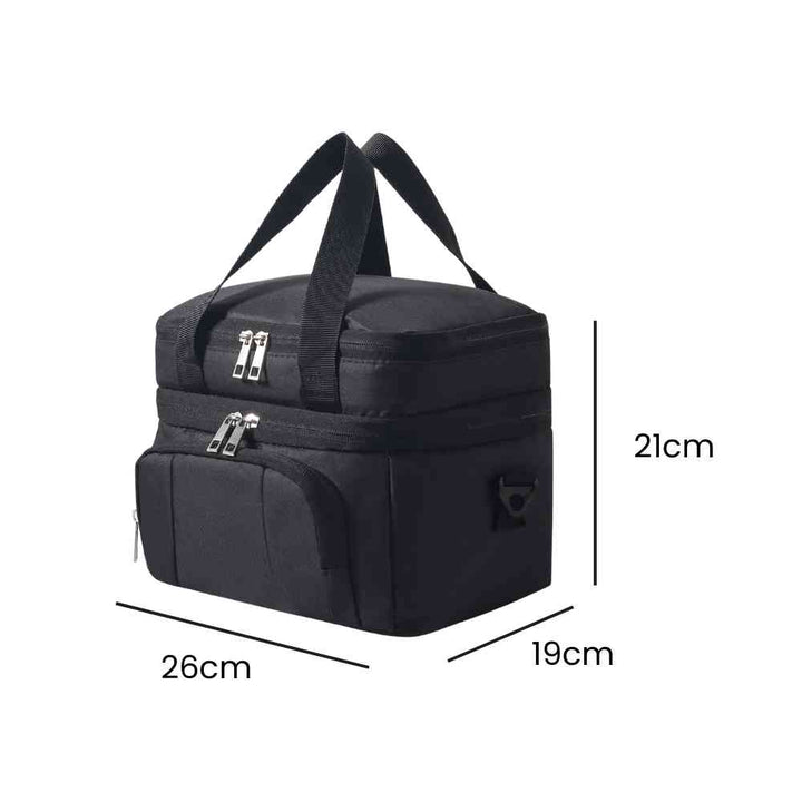 Bolsa Térmica Grande para Marmita com Duplo Compartimento 10L Urbanno preta, exibindo suas dimensões de 26cm de comprimento, 19cm de largura e 21cm de altura, ideal para organizar refeições urbanno