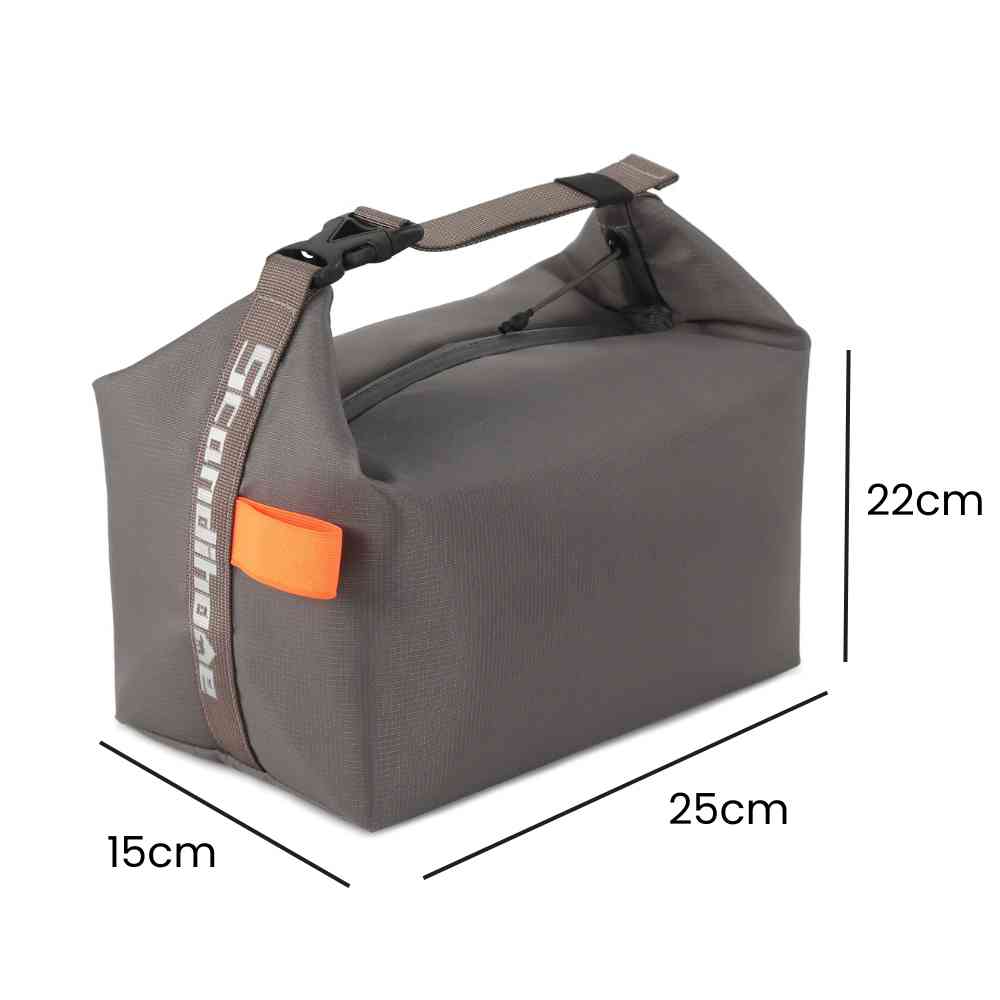 Bolsa Térmica Minimalista Urbanno cinza, exibindo suas dimensões de 25x15x22cm para transporte prático