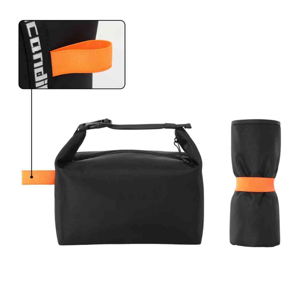 Bolsa Térmica Minimalista Urbanno preta, vista horizontal e enrolada verticalmente, mostrando a alça laranja e sua capacidade compacta