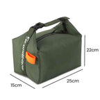 Bolsa Térmica Minimalista Urbanno verde, exibindo suas dimensões de 25x15x22cm para transporte prático