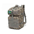 Mochila Exército Militar Tática 50L para Viagem e Expedição ACU (Digital Camo) Urbanno, vista frontal, com patch da bandeira do Brasil e múltiplos compartimentos, ideal para diversas atividades e missões.