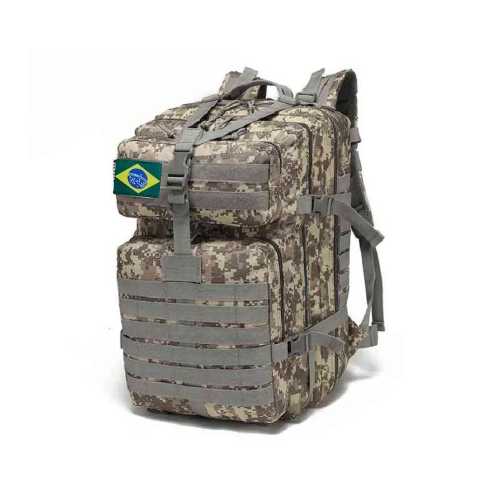 Mochila Exército Militar Tática 50L para Viagem e Expedição ACU (Digital Camo) Urbanno, vista frontal, com patch da bandeira do Brasil e múltiplos compartimentos, ideal para diversas atividades e missões.