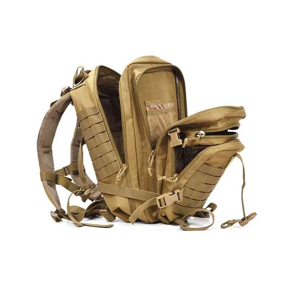 Mochila Militar Tática Impermeável 50L para Viagem e Expedição Khaki Urbanno, vista interna com a mochila aberta, exibindo seus múltiplos compartimentos e bolsos organizadores.