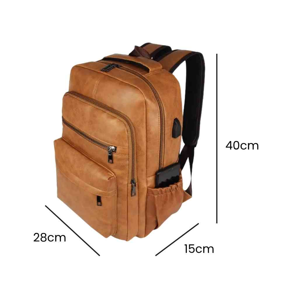 Mochila Notebook 15.6" em Couro PU Minimalista USB Marrom Caramelo Urbanno, com linhas indicando suas dimensões de 40cm de altura, 28cm de largura e 15cm de profundidade.