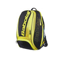 Mochila Raqueteira Babolat amarela e preta Urbanno, vista frontal, com design moderno e compartimento superior para raquetes, ideal para jogadores de tênis urbanno