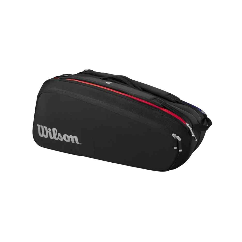 Mochila Raqueteira Wilson Tênis para 9 Raquetes Térmica Preta Urbanno, vista frontal, com detalhes em vermelho e azul, exibindo o logo Wilson e zíperes duplos