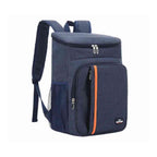 Mochila Térmica Cooler 18L Urbanno azul, vista frontal, ideal para bebidas e alimentos, com detalhes em laranja e bolsos laterais