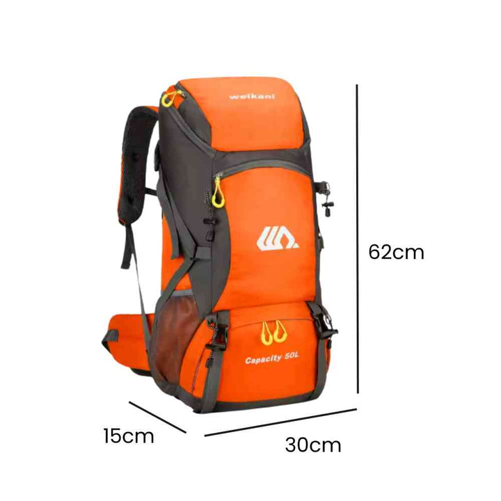 Mochila de Viagem e Camping 50L Aventura Impermeável Urbanno laranja com cinza, exibindo suas dimensões de 62cm de altura, 30cm de largura e 15cm de profundidade, ideal para expedições e aventuras urbanno