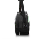 Raqueteira Yonex 3 Raquetes preto, vista lateral inferior mostrando o compartimento com zíper para sapatos, alça de ombro ajustável e detalhes do tecido urbanno