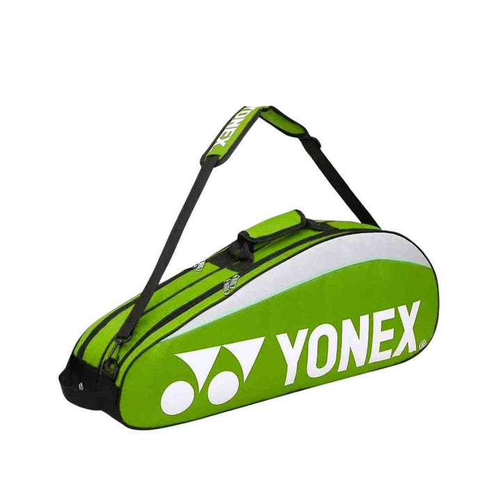 Raqueteira Yonex 3 Raquetes verde, mostrando detalhes da alça de ombro ajustável, engate resistente e alça de mão acolchoada, garantindo conforto no transporte urbanno